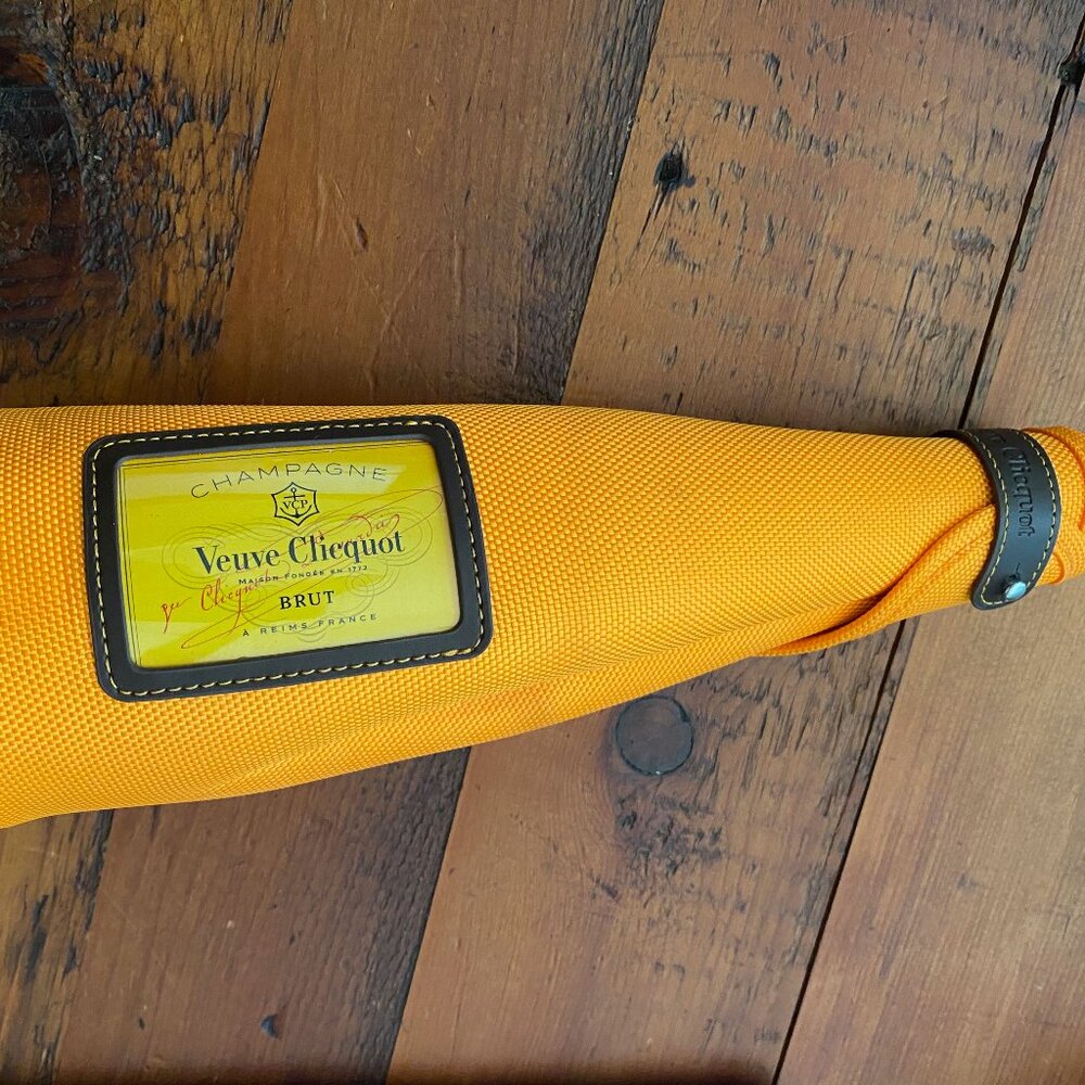 VEUVE CLICQUOT INSULATED CHAMPAGNE BOTTLE JACKET/ GIFT BAG